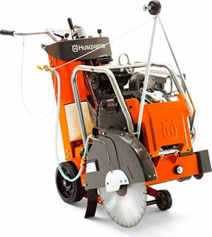 Резчик швов HUSQVARNA FS-524 в прокат в Владимире. У нас лучшая цена за сутки! Возможность взять в аренду с выгодной скидкой до 40% при экспресс доставке 24/7. И помните, ночью стоимость еще дешевле на 30%! #арендапрокат #виброплита #выгодно